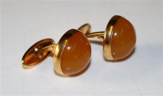 Pair amber and gold cufflinks